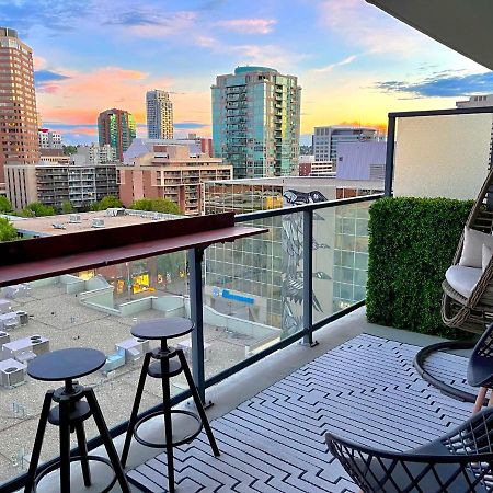 Luxury Dt, 2 Bedroom Deal, Private Balcony, Full Kitchen, Gym - Free Parking YYC Exterior foto