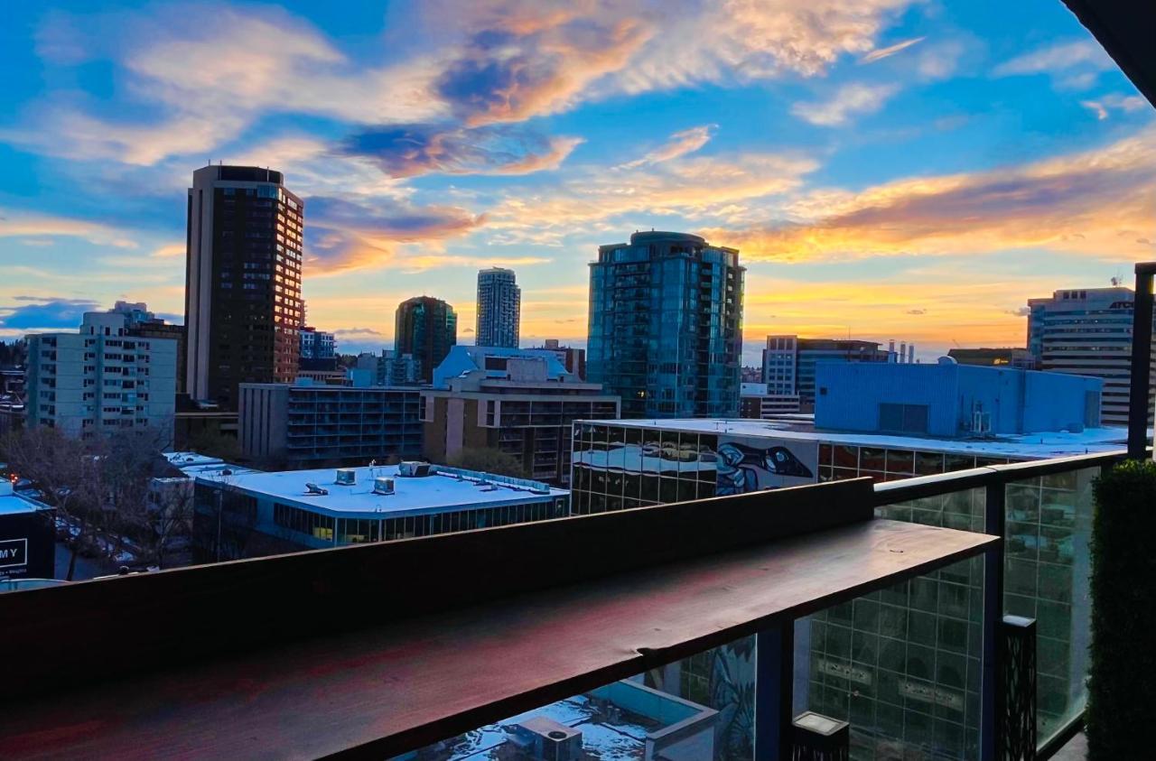 Luxury Dt, 2 Bedroom Deal, Private Balcony, Full Kitchen, Gym - Free Parking YYC Exterior foto